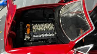 Ferrari 365 GTB/4 Daytona Hot Wheels escala 1:18