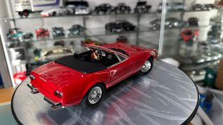Ferrari 365 GTB/4 Daytona Hot Wheels escala 1:18