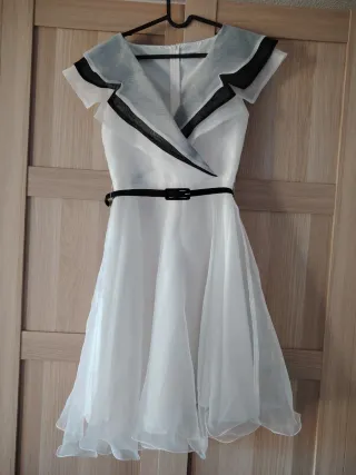 Vestido vaporoso blanco y negro