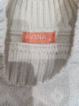 Jersey lana beige cuello caja con senefas blanca