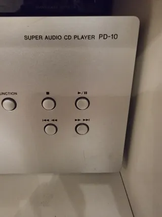 Lector CD Pioneer Plata.