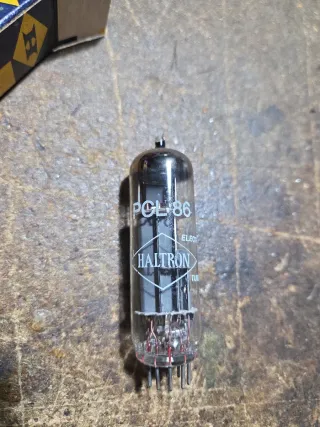 Válvula PCL86 Radio antigua de valvulas