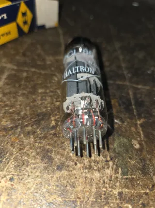 Válvula PCL86 Radio antigua de valvulas