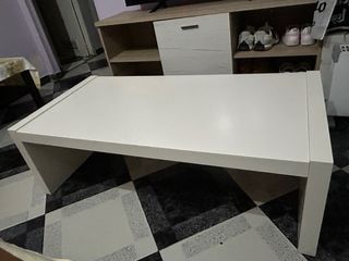 Mesa de centro blanca minimalista