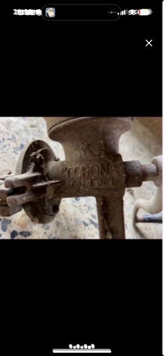 Antigua picadora de carne manual