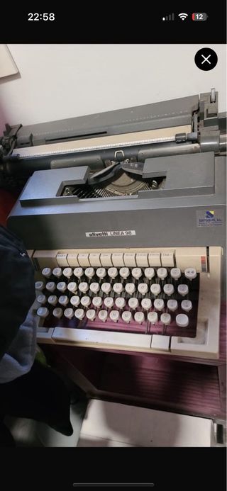 Máquina de escribir Olivetti Linea 98