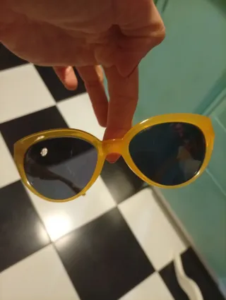 Gafas de sol amarillas