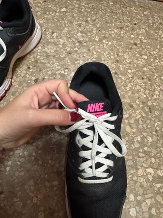 Deportivas Nike Negras y Rosas