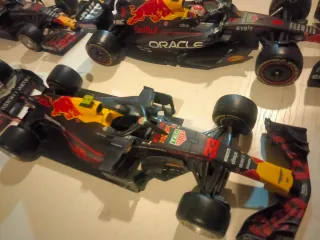 Lote 4 Bburago Red Bull F1 1:24