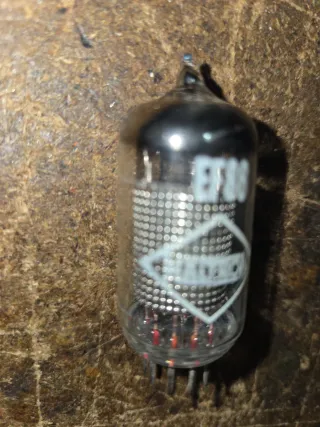 Válvula EF86 radio antigua de valvulas