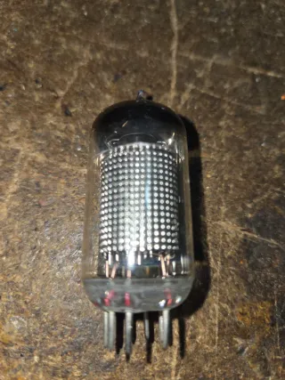 Válvula EF86 radio antigua de valvulas