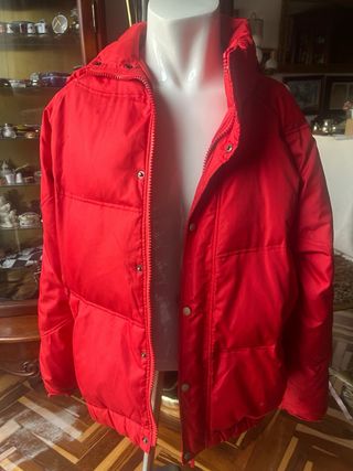 Chaqueton zara rojo de plumas