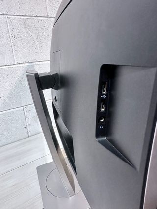 Monitor HP EliteDisplay E240c con fotocamera