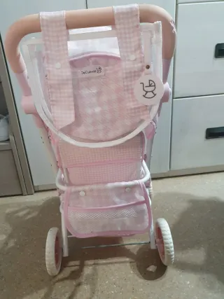 Carritos de muñecas gemelar rosa y rosa y fresa.