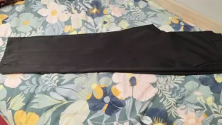 Pantalón elegante negro tobillero