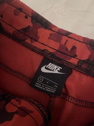 Chándal Nike Camuflaje Rojo y Negro