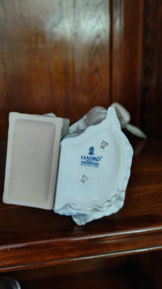 Figura de porcelana mujer