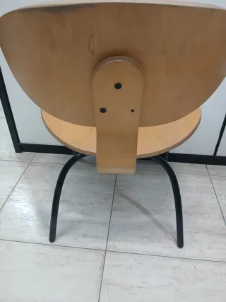 Madrid. Vintage IKEA plywood silla from the 1990s.