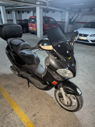Moto maxiscooter Piaggio X9 125