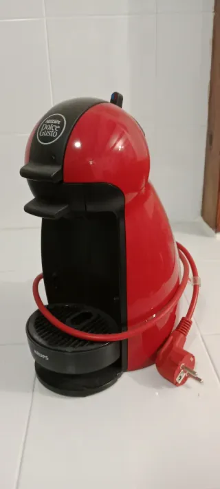 Cafetera Dolce Gusto Roja