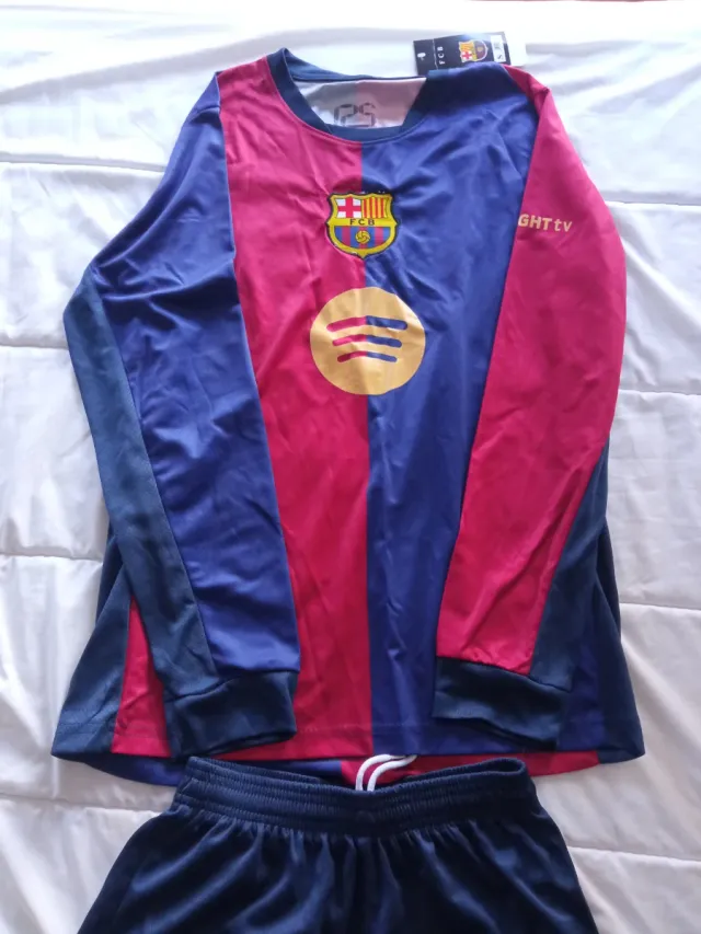 Conjunto Fútbol  Talla S con etiqueta