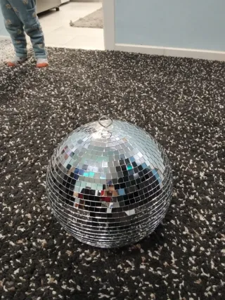 Bola de discoteca plateada