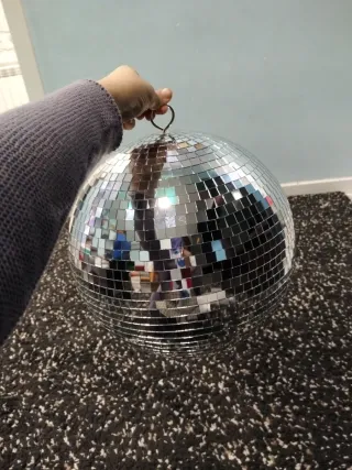 Bola de discoteca plateada