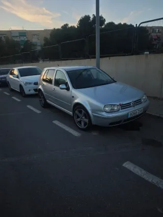 Volkswagen Golf 2004