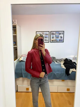 Cazadora Uterqüe Roja Talla M