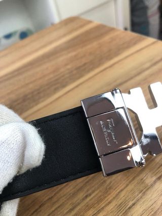 Cinturón Salvatore Ferragamo Negro Hebilla Gancini