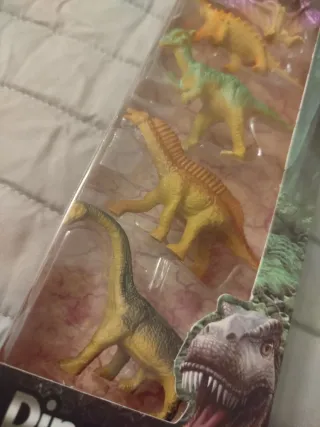 Nuevo. Juguete dinosaurios