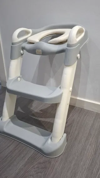 Alzador de baño para bebé