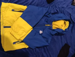 Chaqueta infantil azul y amarilla