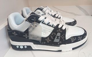 Louis Vuitton trainer blancas y negras nuevas