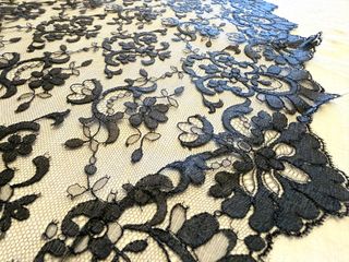 Mantilla goyesca francesa gris foncé