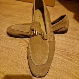 Mocasines Zara T40 Marrón con Detalle Dorado