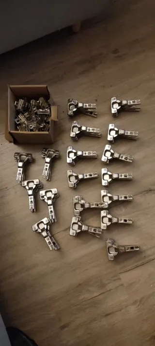 Bisagras de cazoleta para muebles 54 ud.