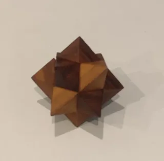 Juego de Ingenio de Madera