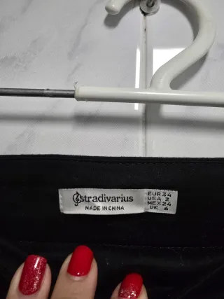 Falda pantalón negra con volantes