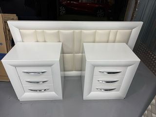 Cabezal y mesitas de noche beige