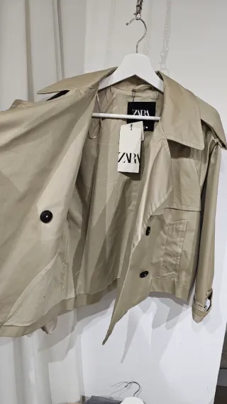 Chaqueta Zara Beige Corta