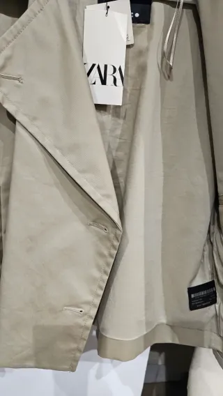 Chaqueta Zara Beige Corta