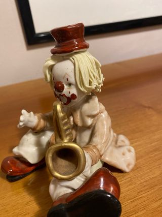 Statua Capodimonte Pagliaccio con Sassofono