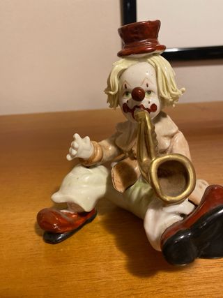 Statua Capodimonte Pagliaccio con Sassofono