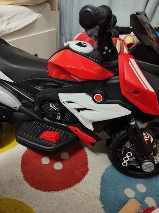 Moto Eléctrica Infantil Roja y Blanca