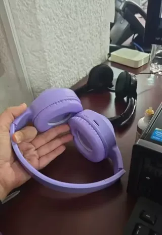 Auriculares Inalámbricos Morados