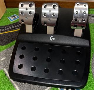 Volante Logitech G923 con cambio e pedaliera