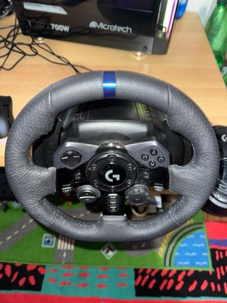Volante Logitech G923 con cambio e pedaliera