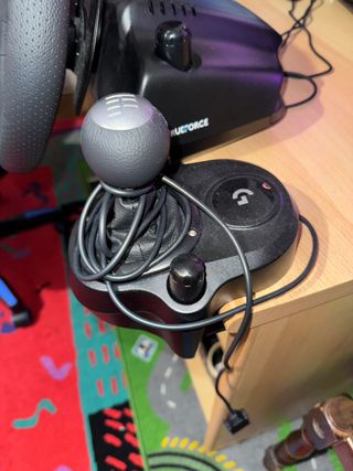 Volante Logitech G923 con cambio e pedaliera