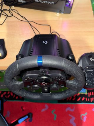 Volante Logitech G923 con cambio e pedaliera